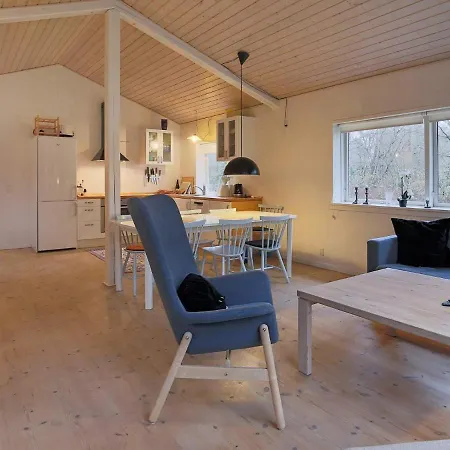 8 Person Holiday In Dom wakacyjny Vejby